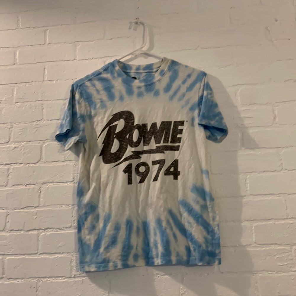 we are selling a bowie 1974 band tee